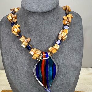 Murano Art Glass Shell Mother of Pearl Handcrafted Pendant Necklace Gold Tone